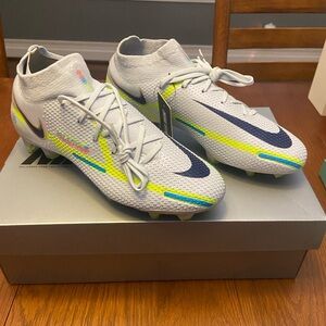 Soccer Cleats!!  Nike Phantom GT2 ELITE DF FG!